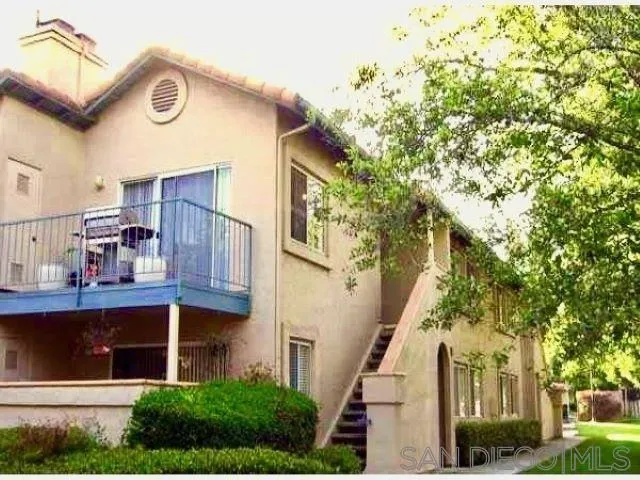 11329 Avenida Los Lobos — photo