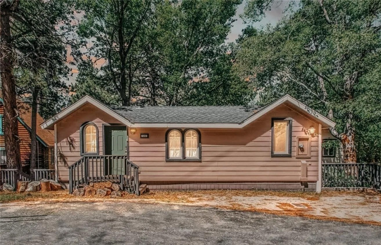 590 Oak Knoll Circle — photo