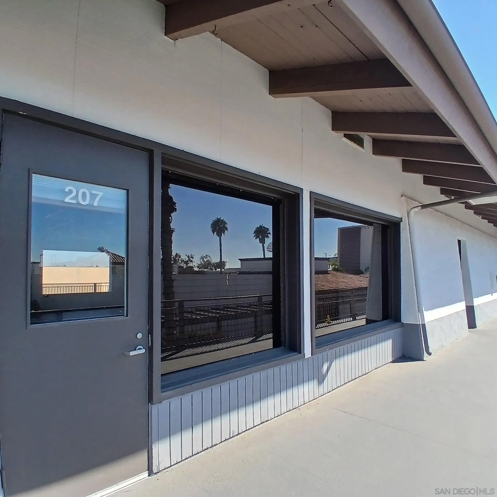 7060 Miramar Rd — photo