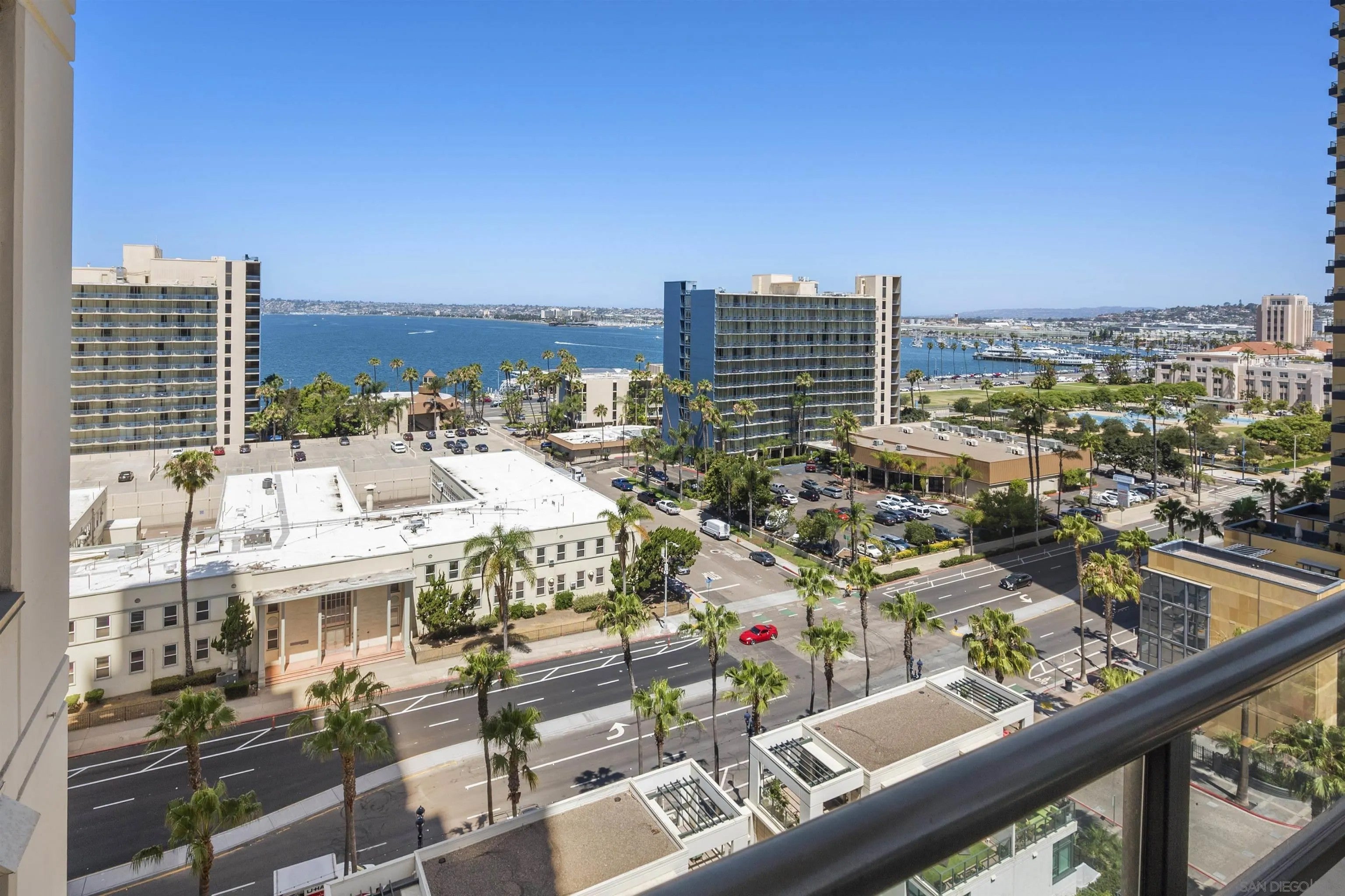 1205 Pacific Highway 1203 — photo