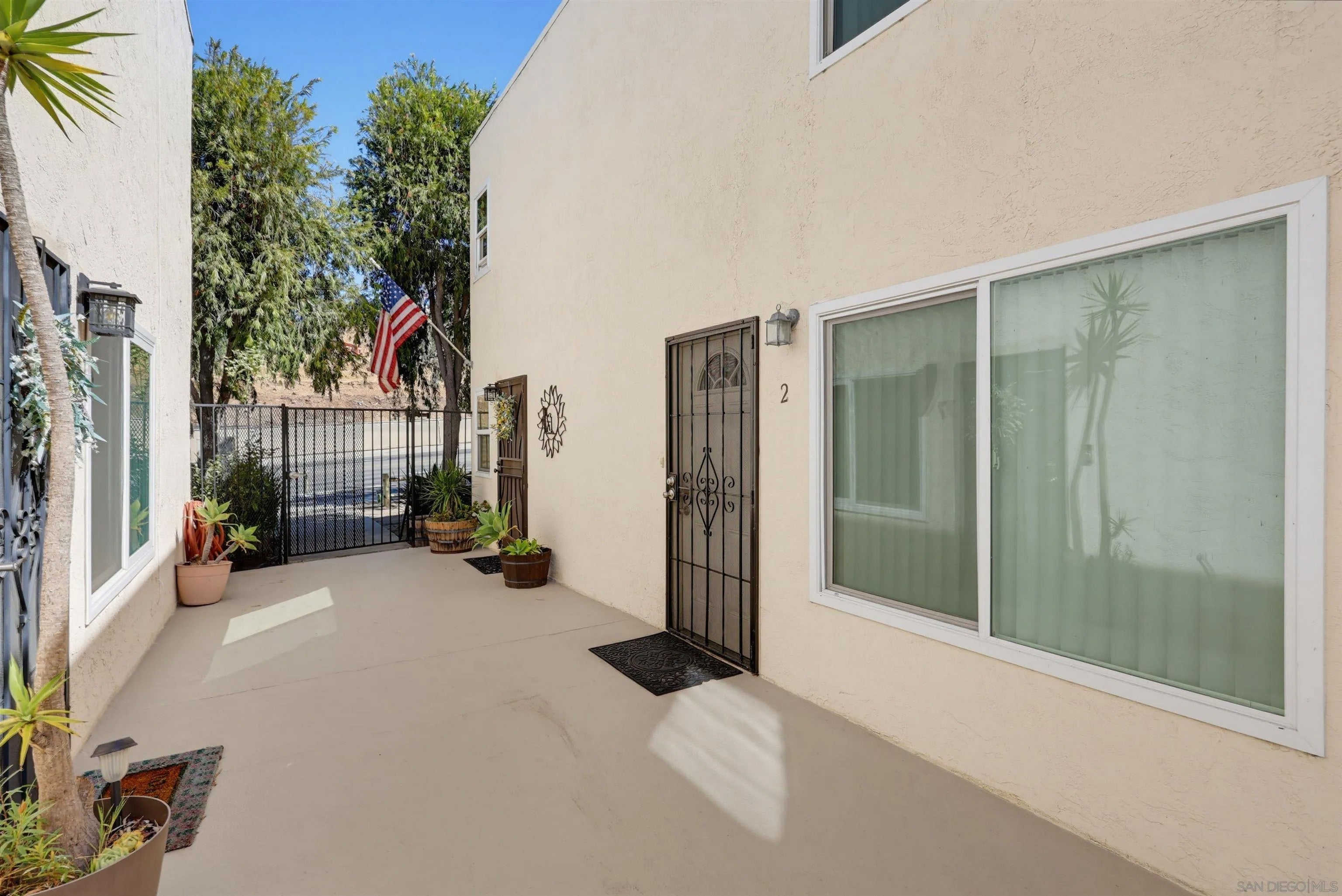 5725 Linda Vista Road 2 — photo