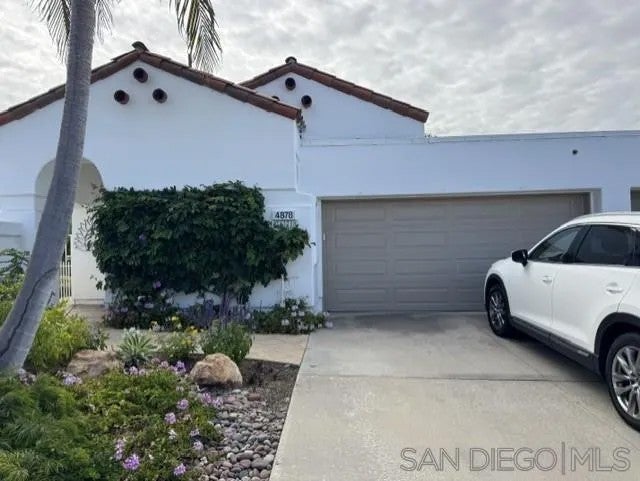 4878 Galicia Way — photo