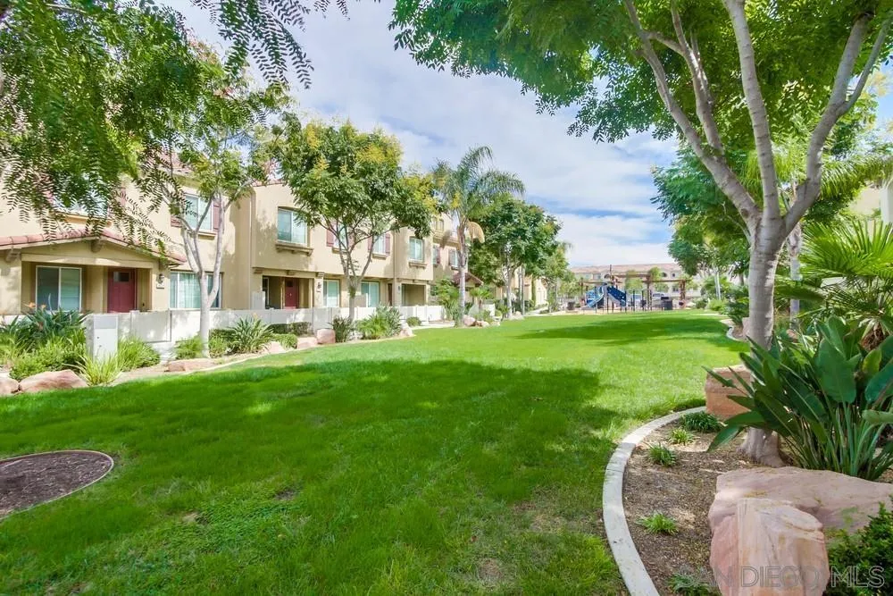 1672 Puffin Pl Unit 3 — photo