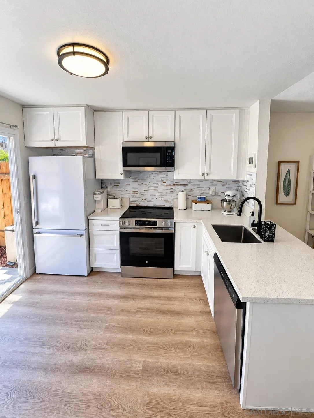 6576 Bell Bluff Ave Unit B — photo