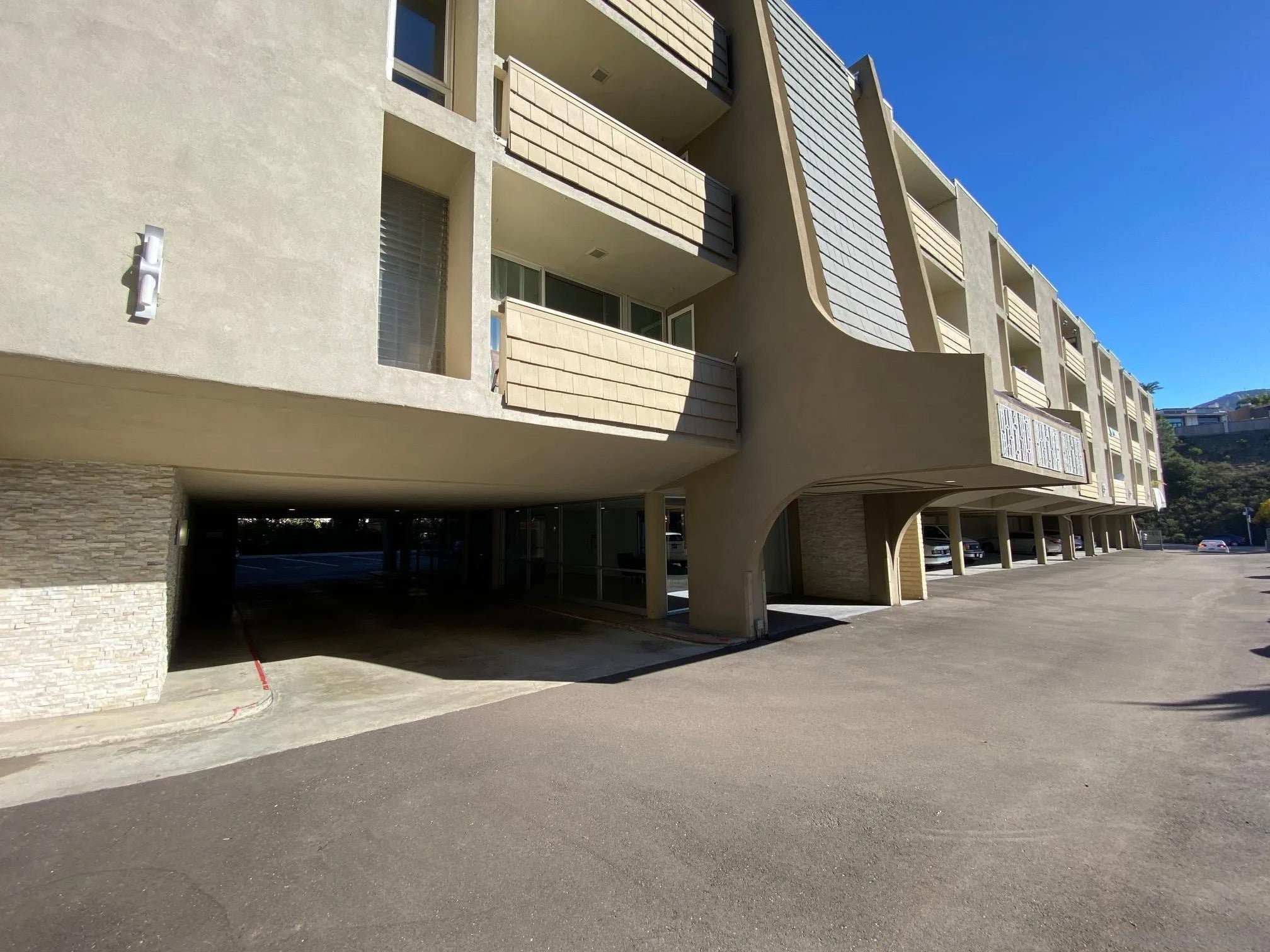 2510 Torrey Pines Rd 211 — photo