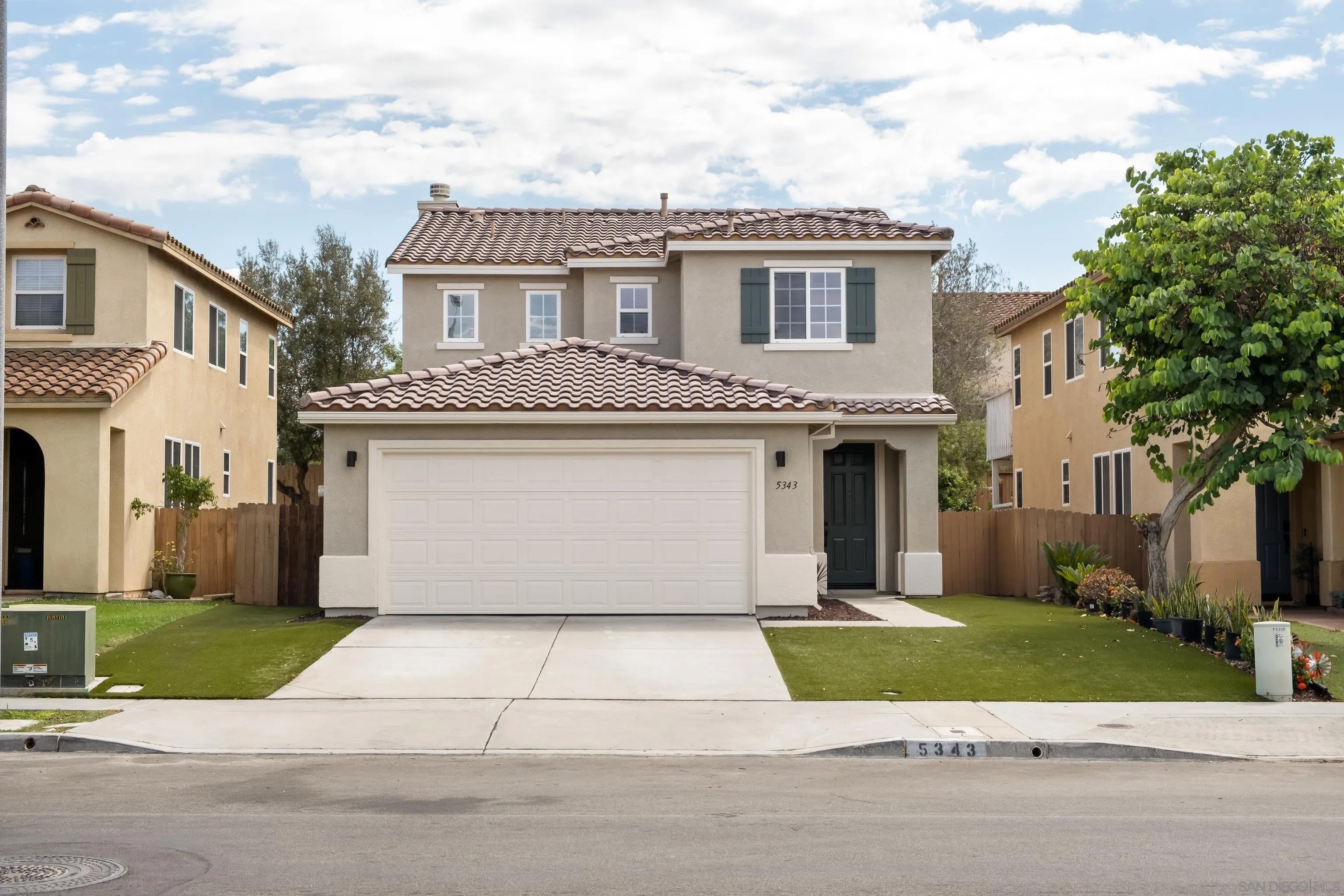 5343 Seaglen — photo