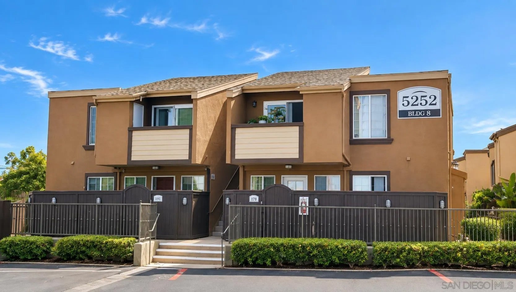 5252 Balboa Arms Dr. 286 — photo