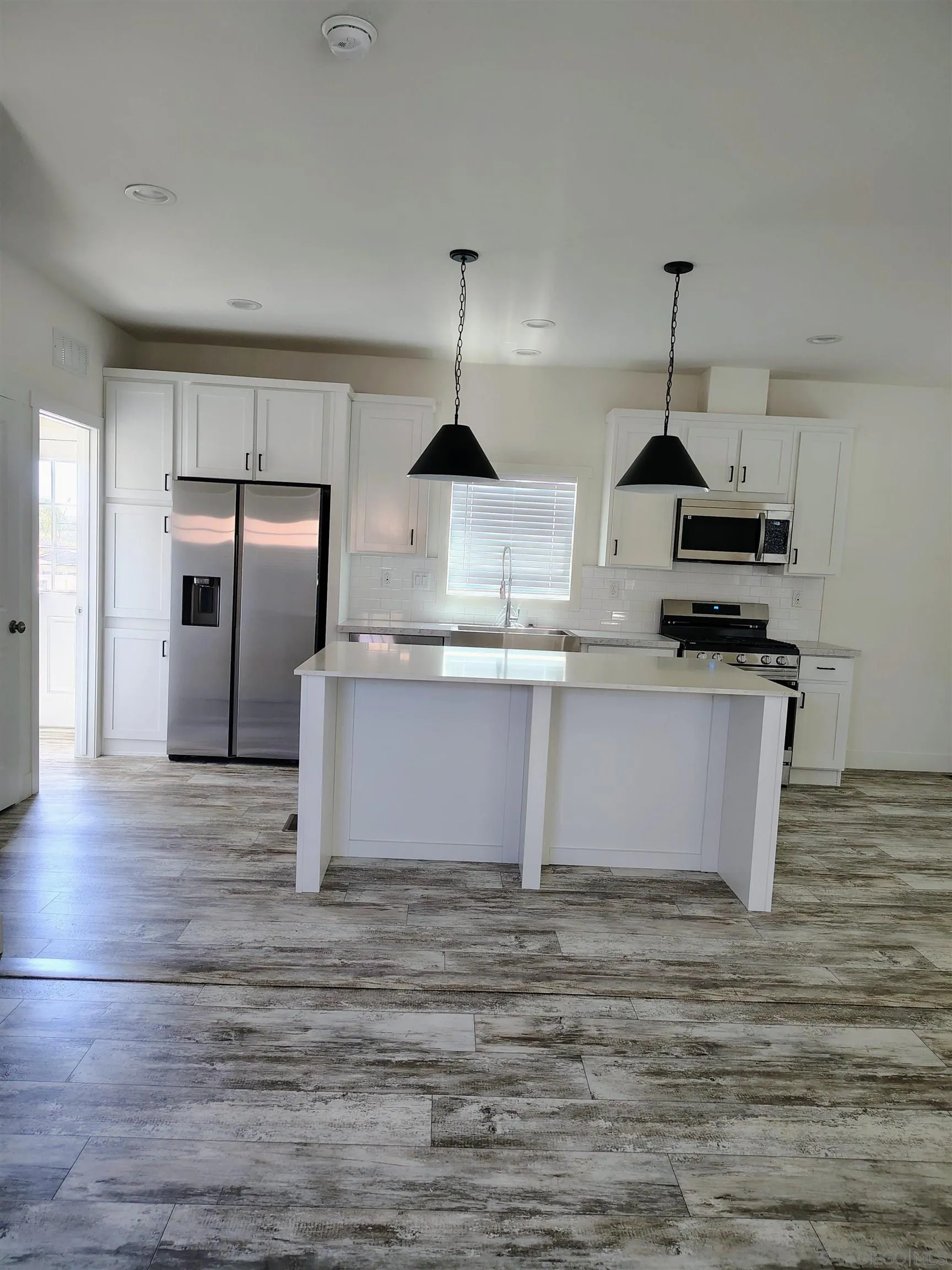 9441 Domer Rd — photo