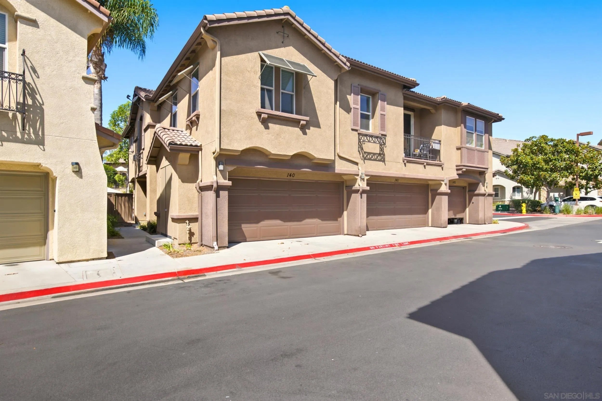 425 S Meadowbrook Dr 140 — photo
