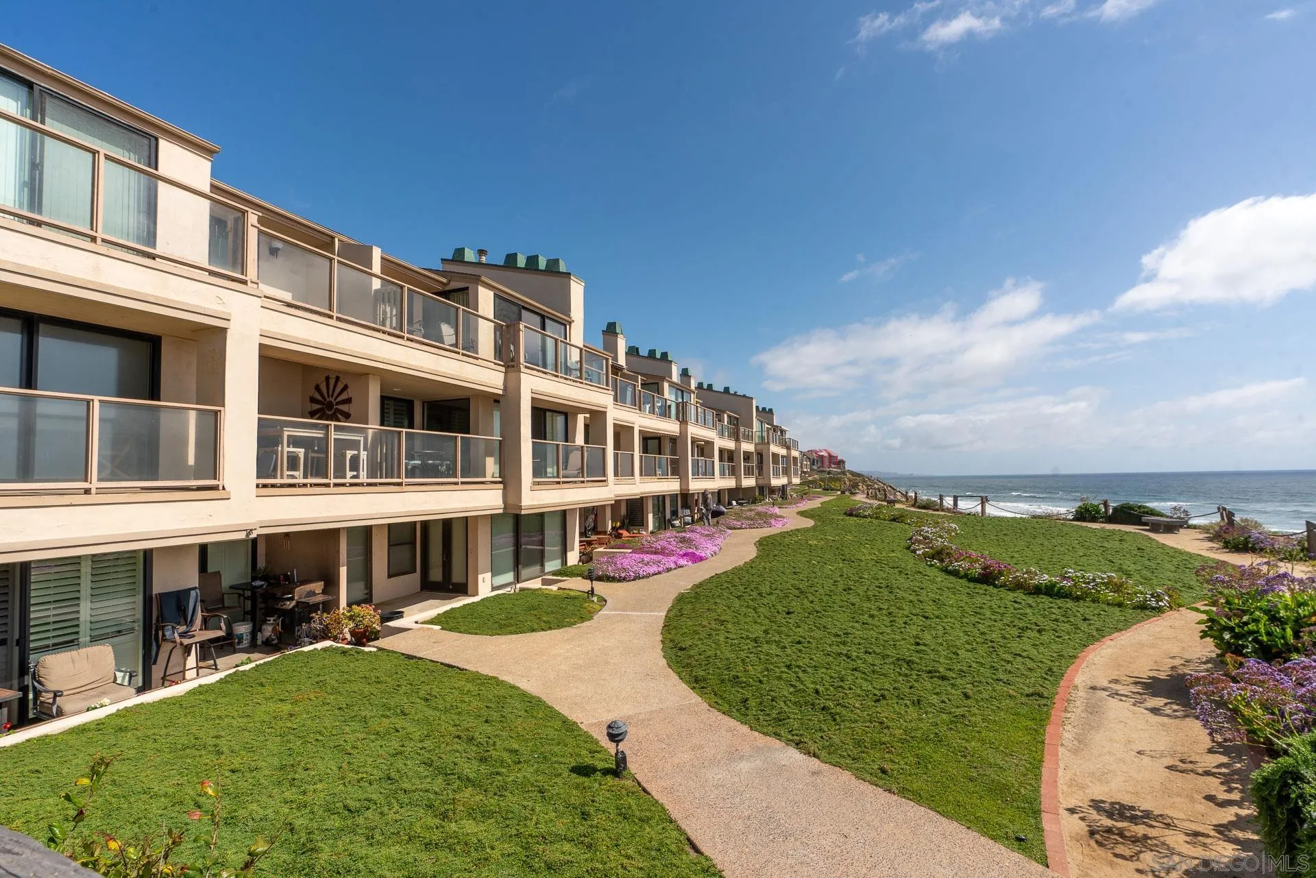 579 S Sierra Unit 17 — photo