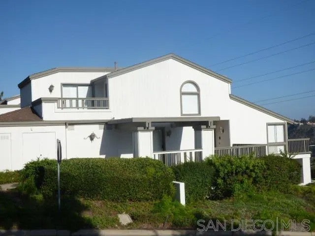 6761 Fashion Hills Blvd — photo