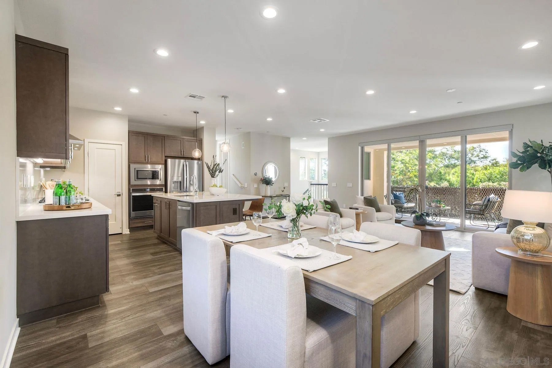 16240 Camden Cir — photo