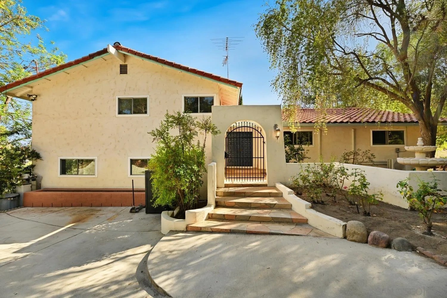 4488 La Canada — photo