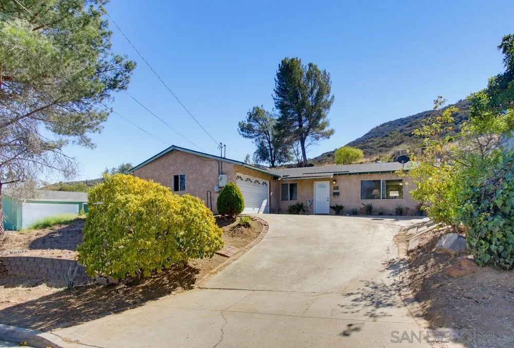 7945 Shantung Dr — photo