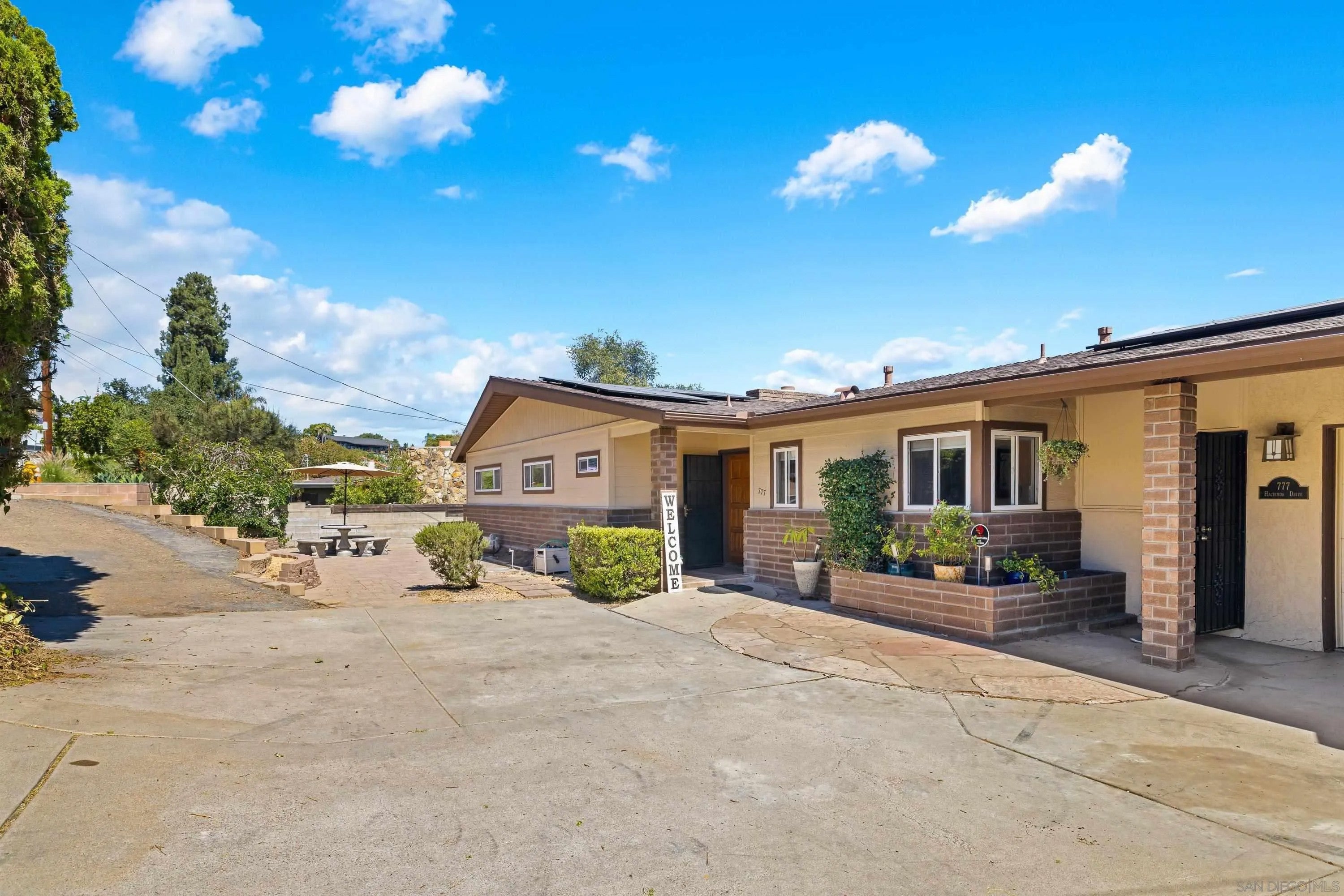 777 Hacienda Dr — photo