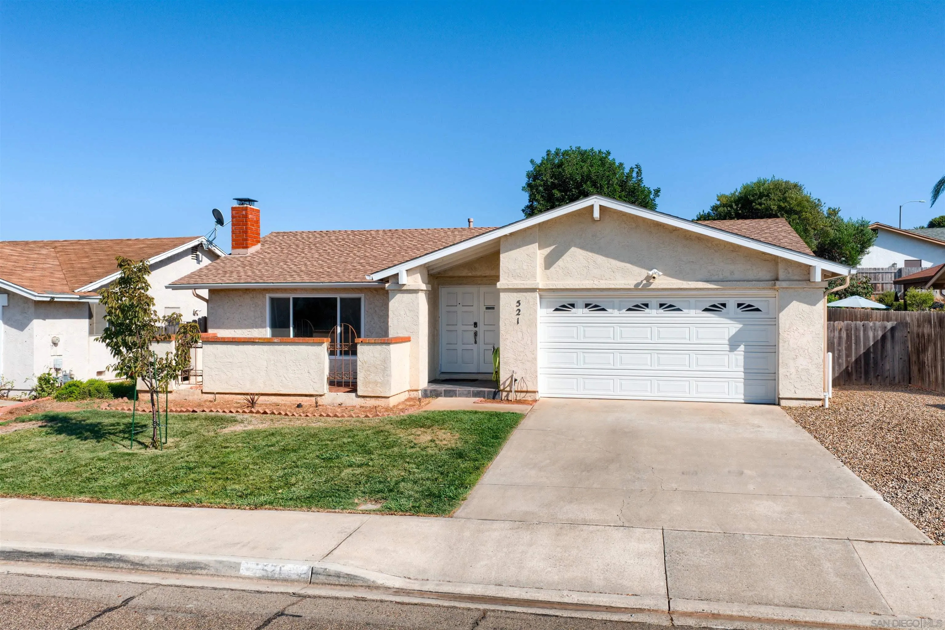 521 Shadow Hills Drive — photo