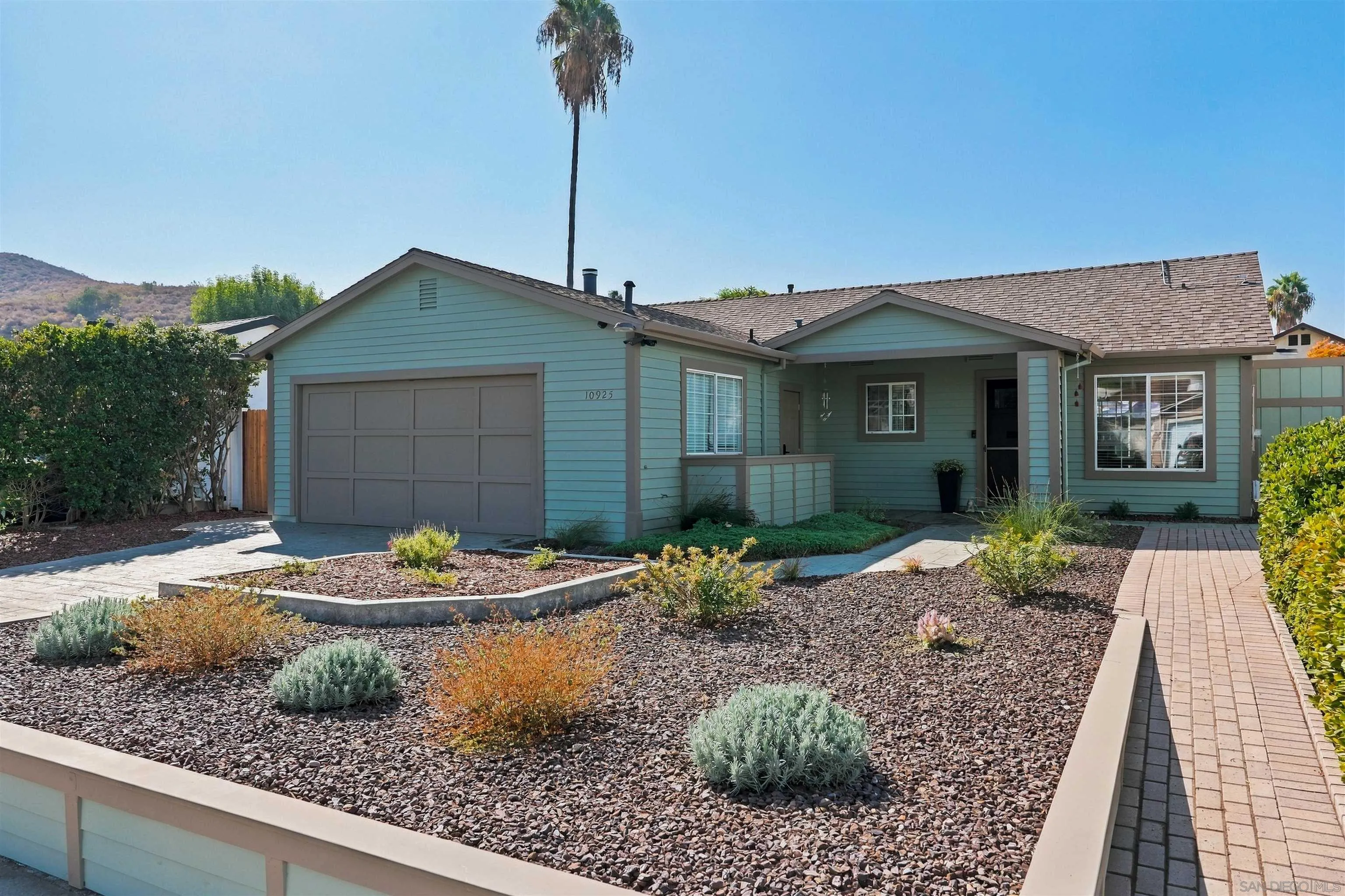 10925 Greencastle Street — photo