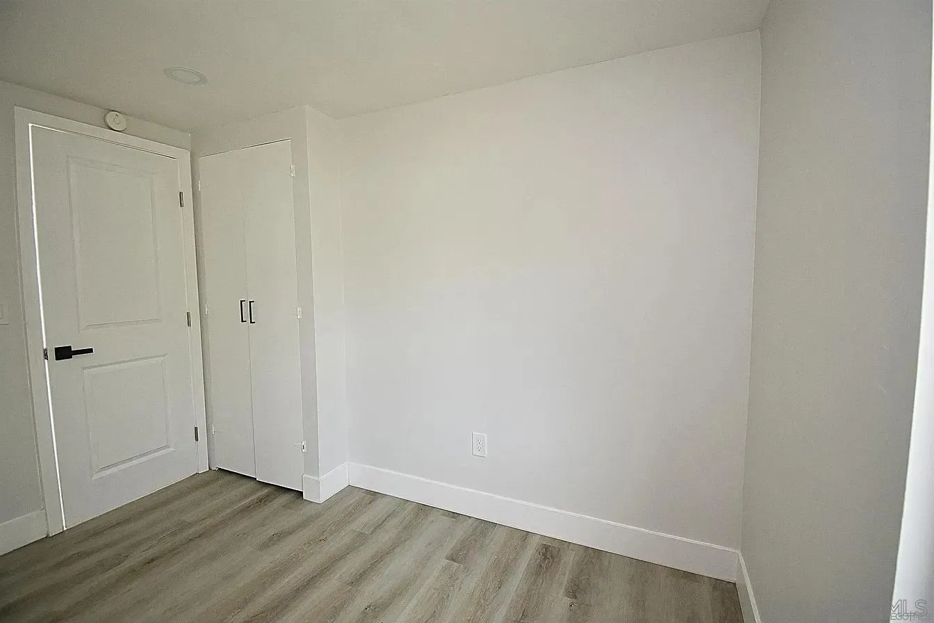 1730 Vista Del Valle Blvd Unit Room 5 — photo