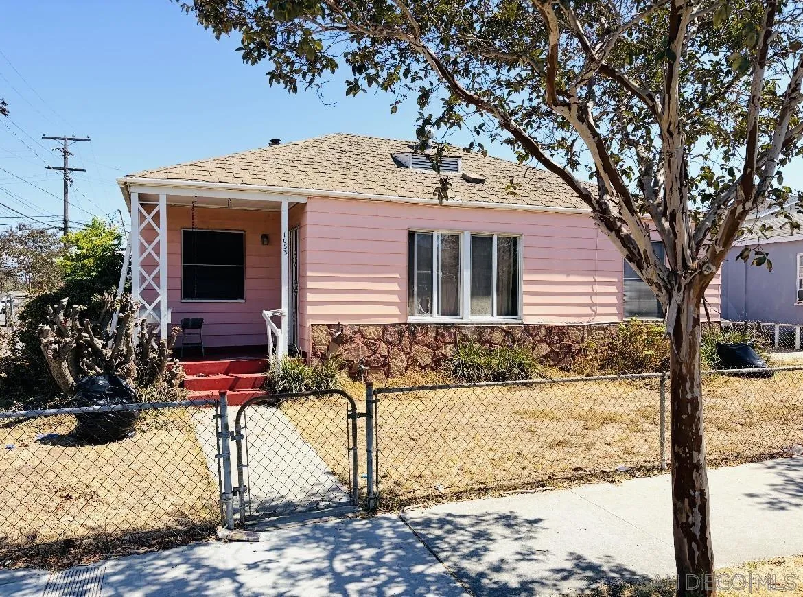 1053 Woodlawn Ave — photo