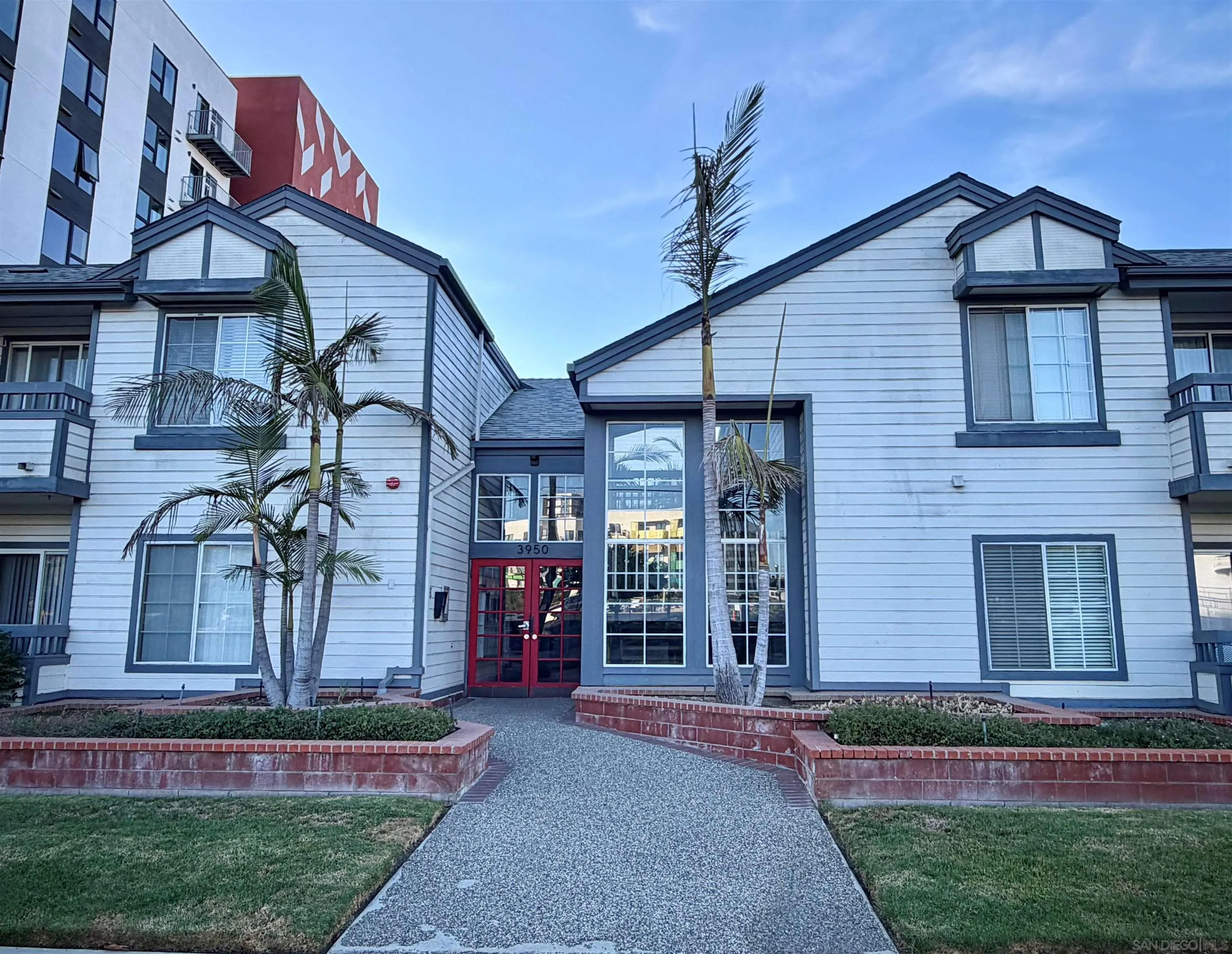 3950 Cleveland Unit 208 — photo