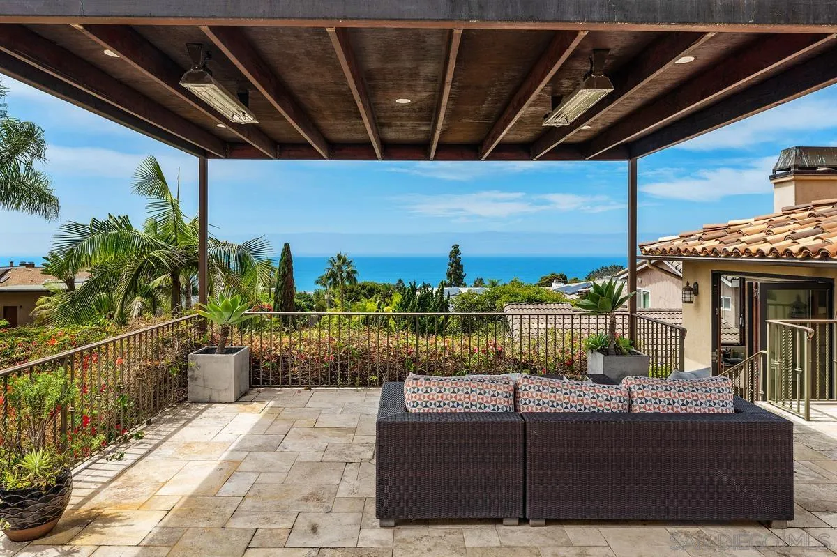 2171 Del Mar Heights Rd — photo