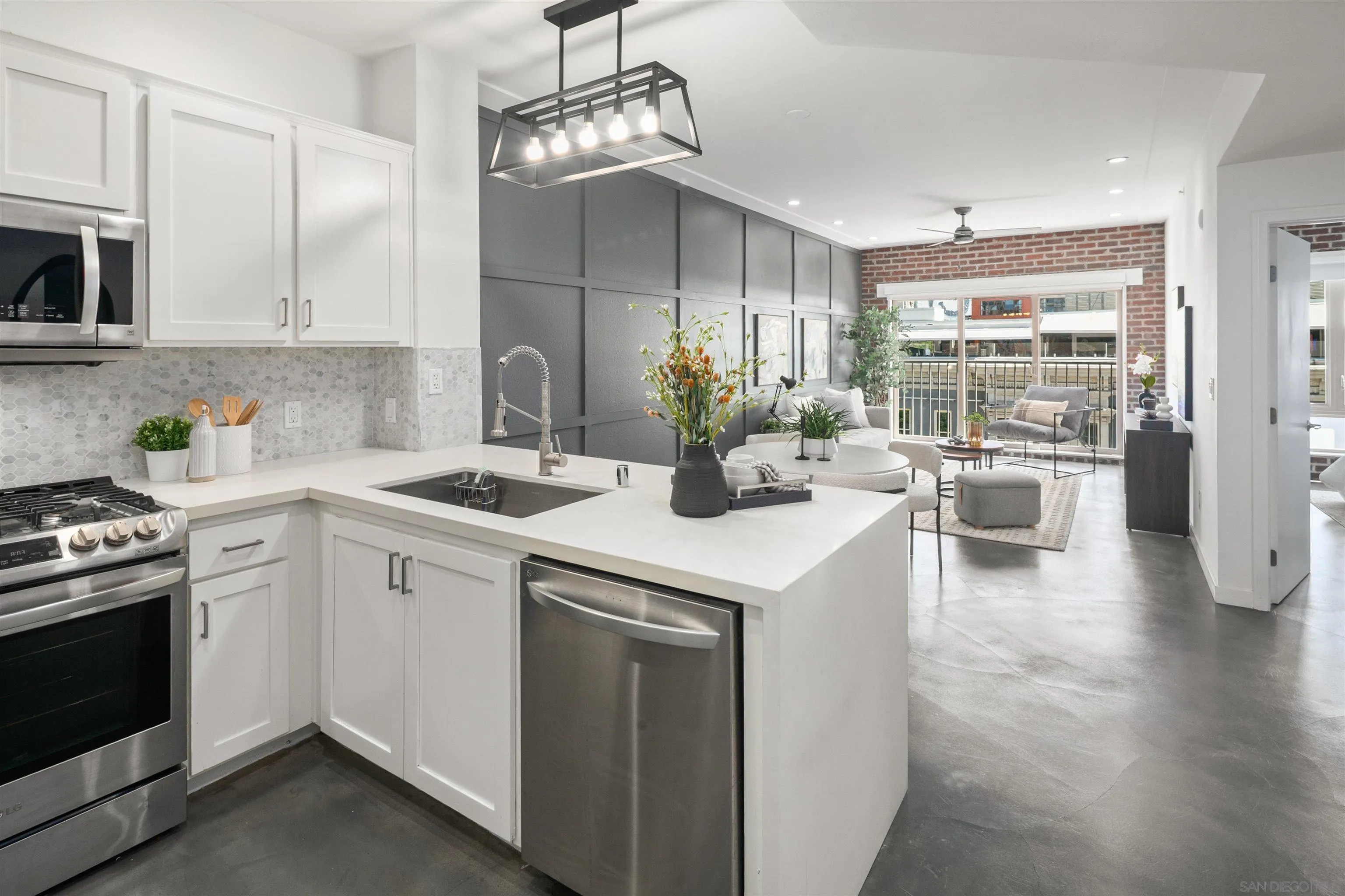 450 J Unit 5151 — photo