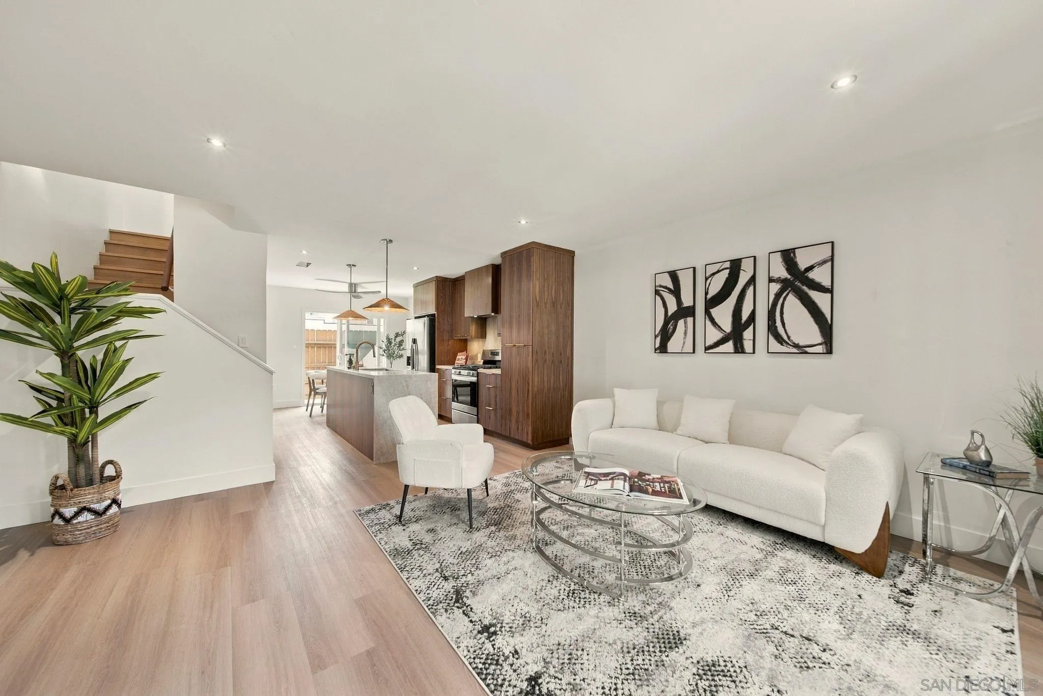435 Woodlawn Ave Unit D — photo