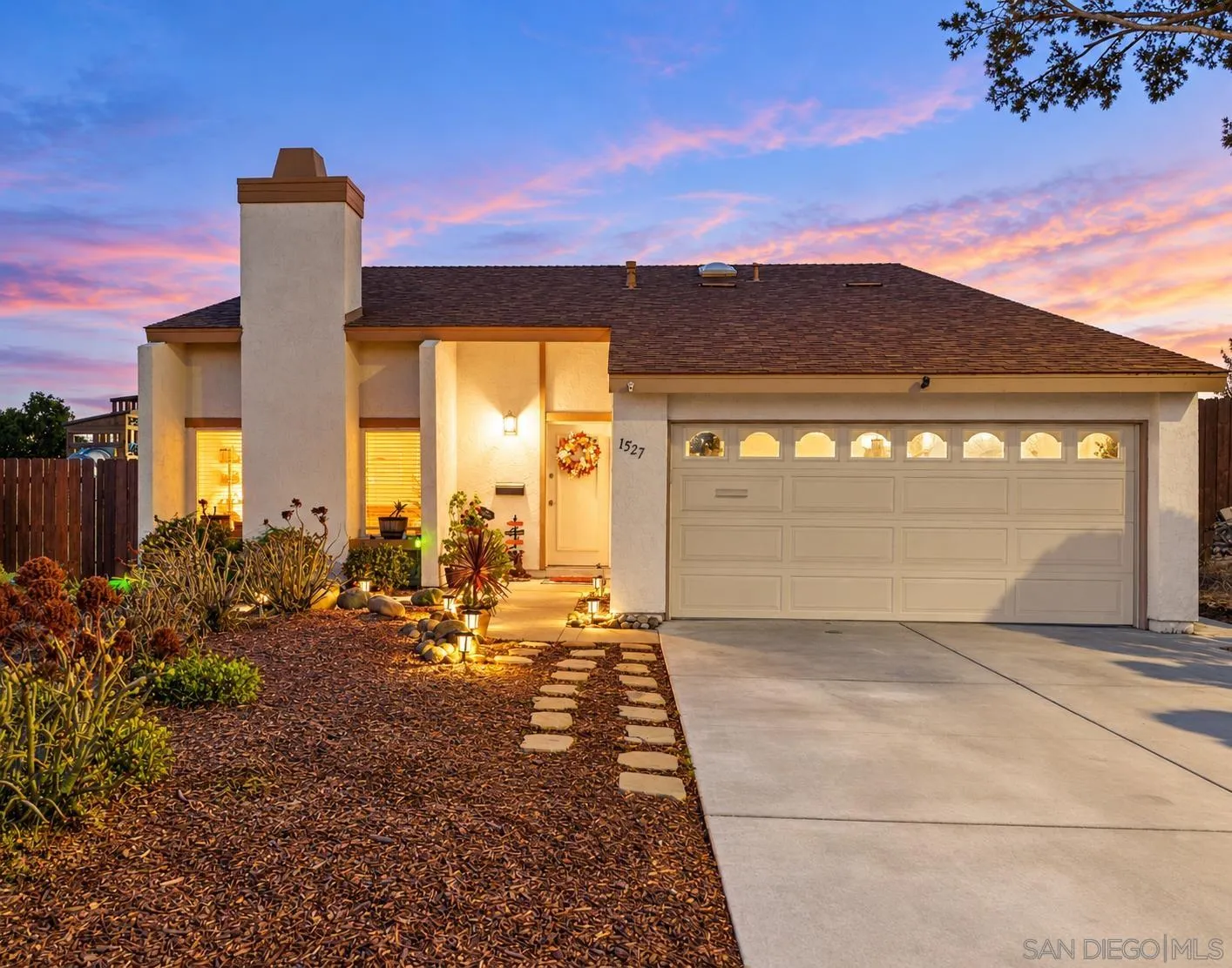 1527 Triton Pl — photo