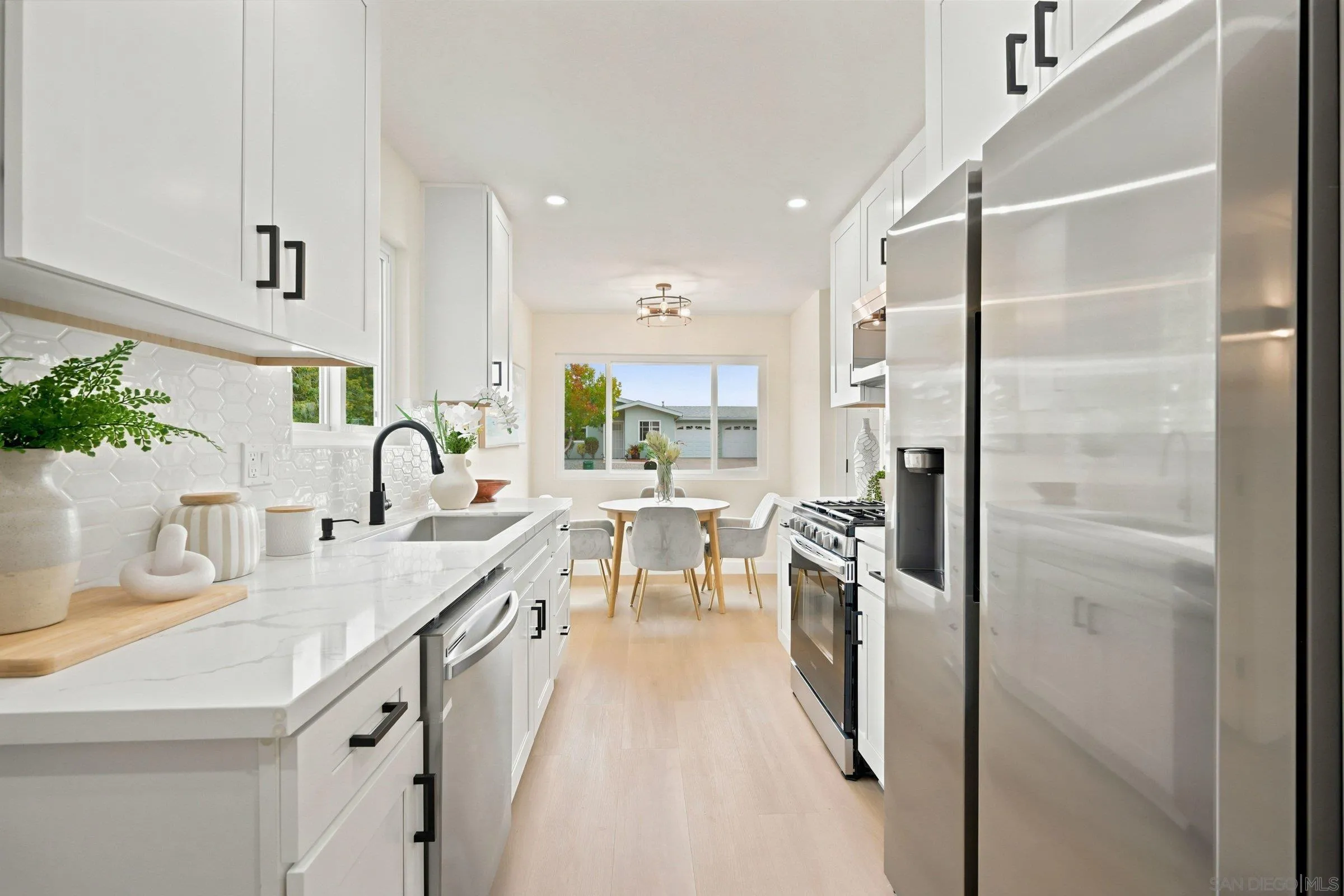 3746 Gail Dr — photo