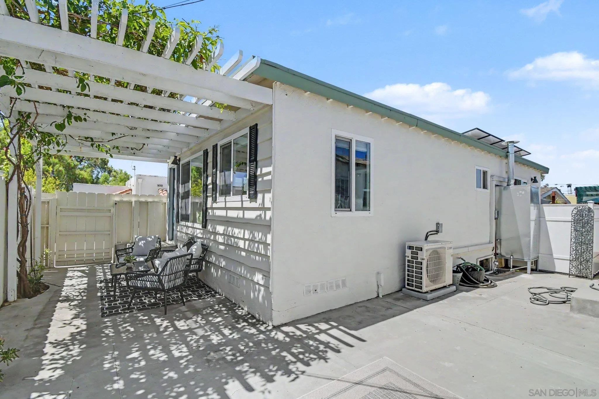 802 Vanderbilt Pl — photo