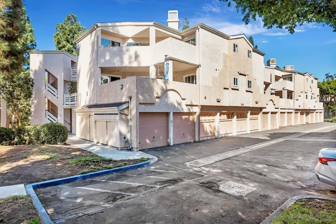 7247 Camino Degrazia #43 — photo
