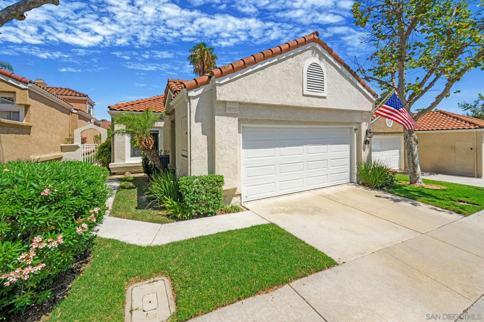 15511 Walton Heath Row — photo