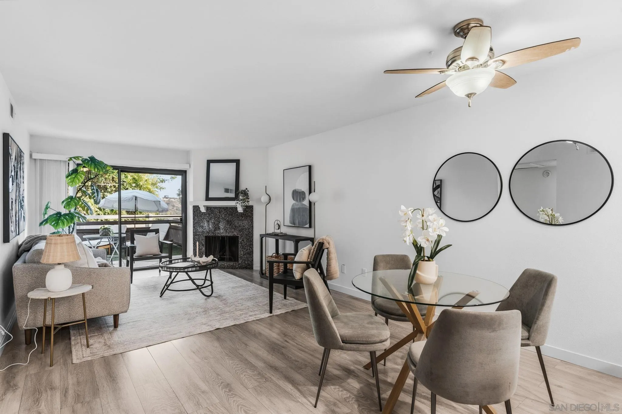 1687 Melrose Ave Unit D — photo