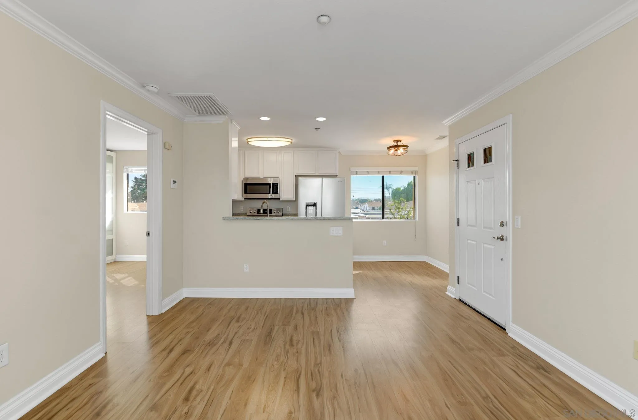 201 Twin Oaks Ave Unit 5 — photo