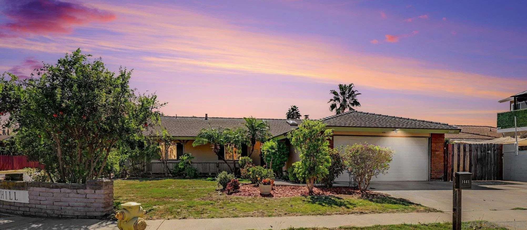 1661 Oak Hill Dr. — photo