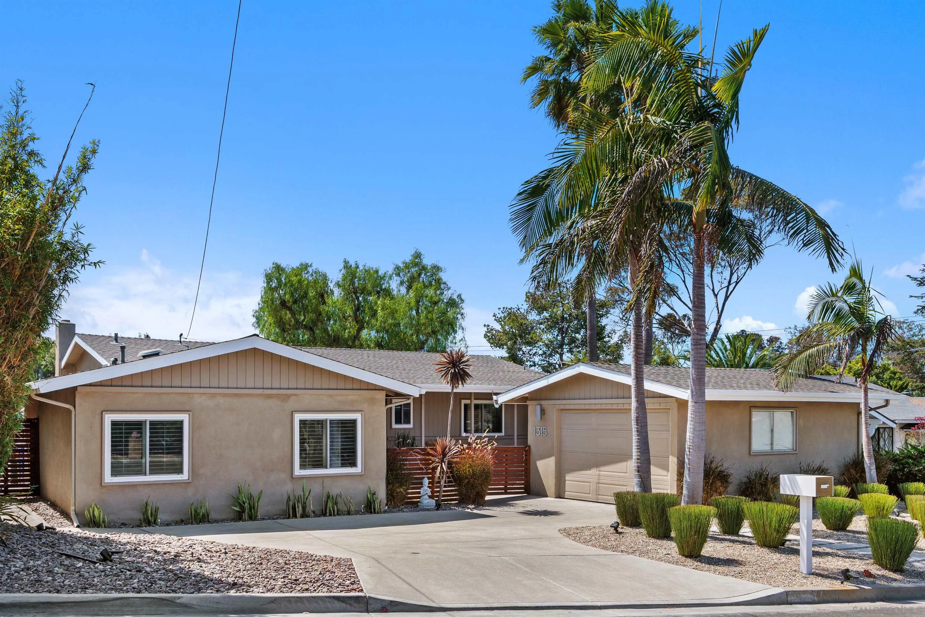 1315 Crestridge Dr. — photo
