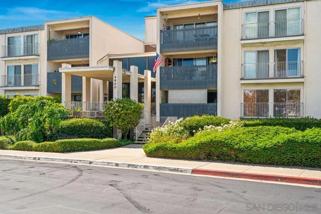 4900 Rosehedge Dr Unit 304 — photo