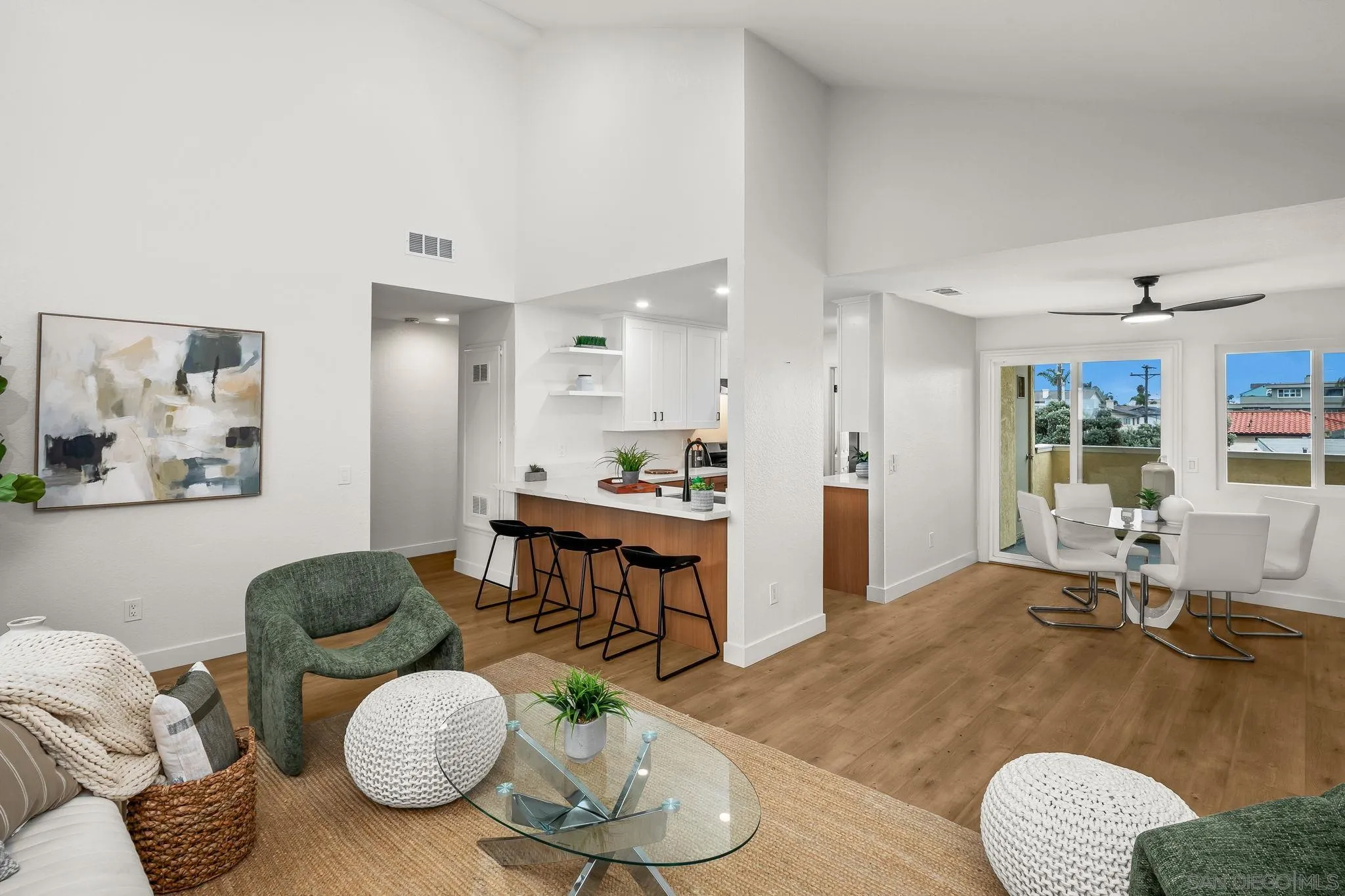 152 Evergreen Ave Unit 4 — photo