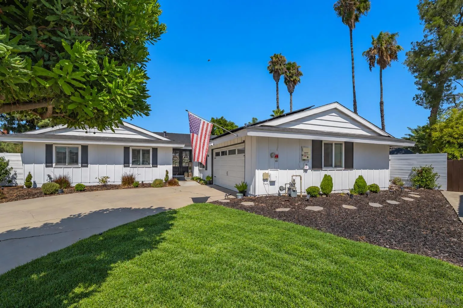 8816 Wigwam — photo