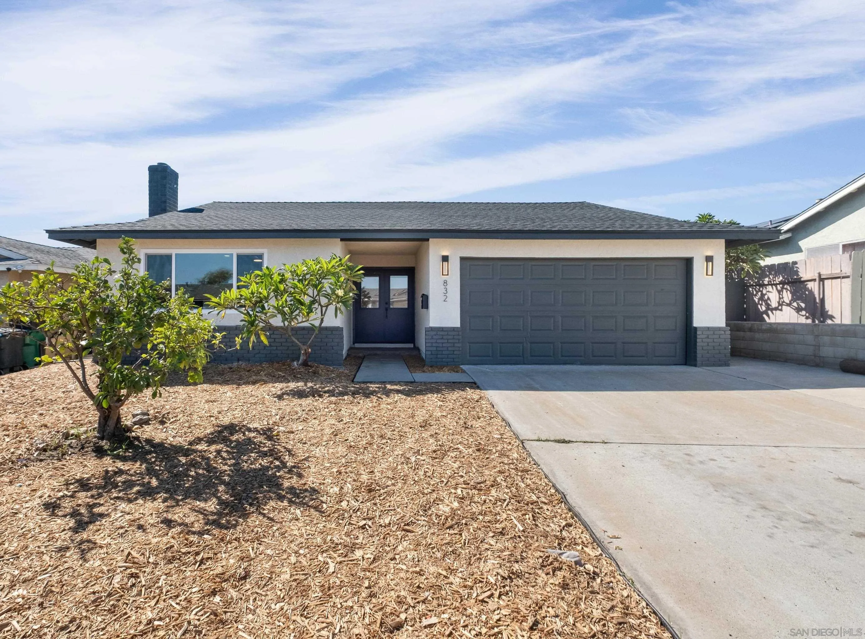 832 Reef Drive — photo