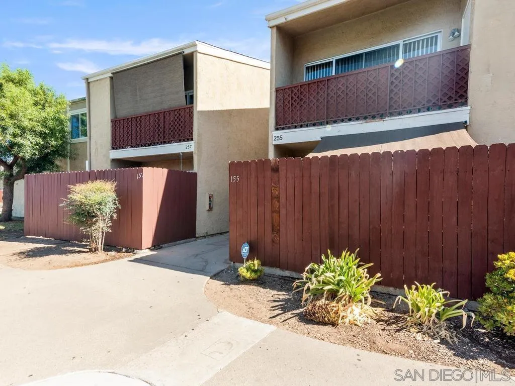 475 N Midway Dr Unit 255 — photo