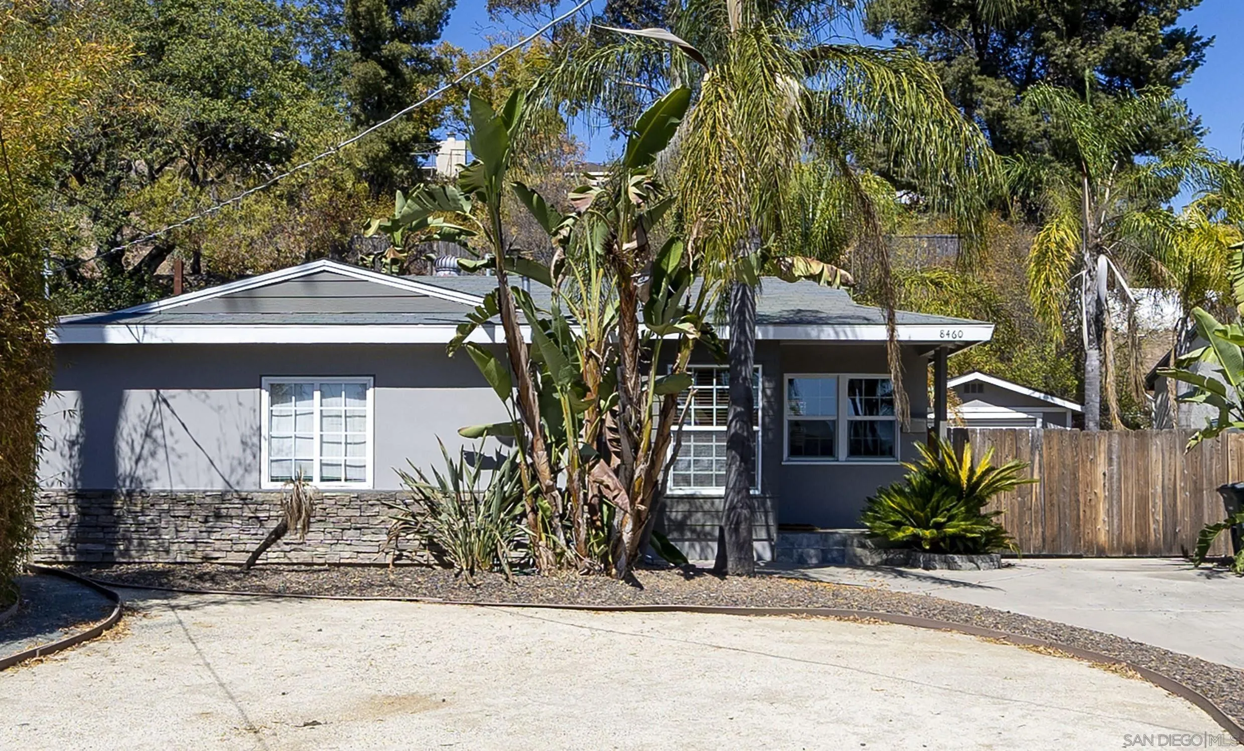 8460 El Paso Street — photo