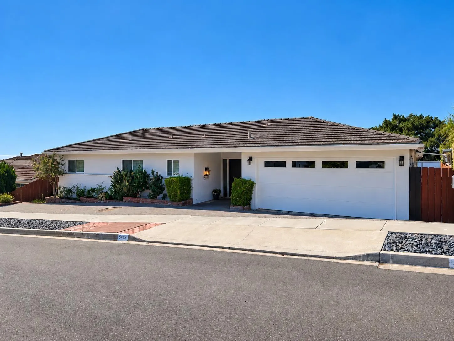 5428 Moonlight Lane — photo