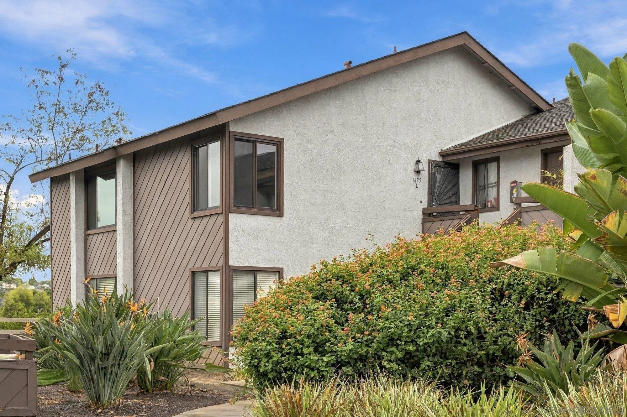 1675 Melrose Avenue Unit L — photo
