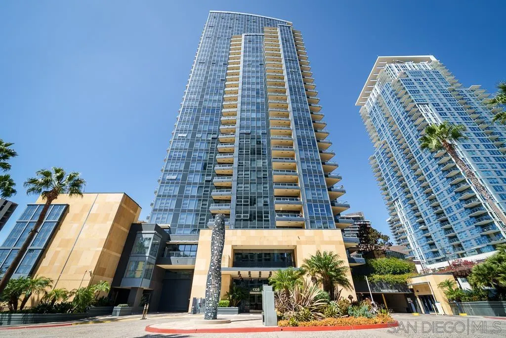 1325 Pacific Hwy Unit 314 — photo