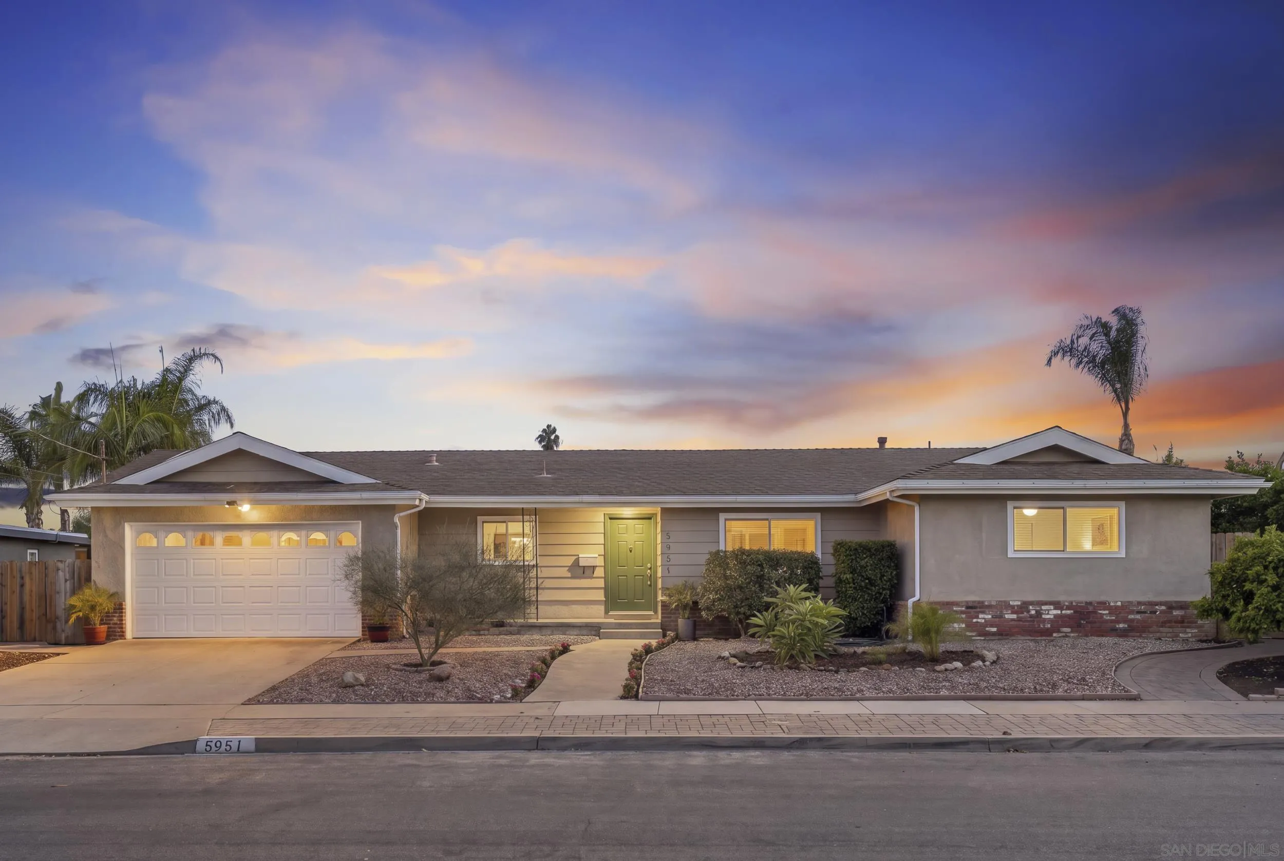 5951 Lomond Dr — photo