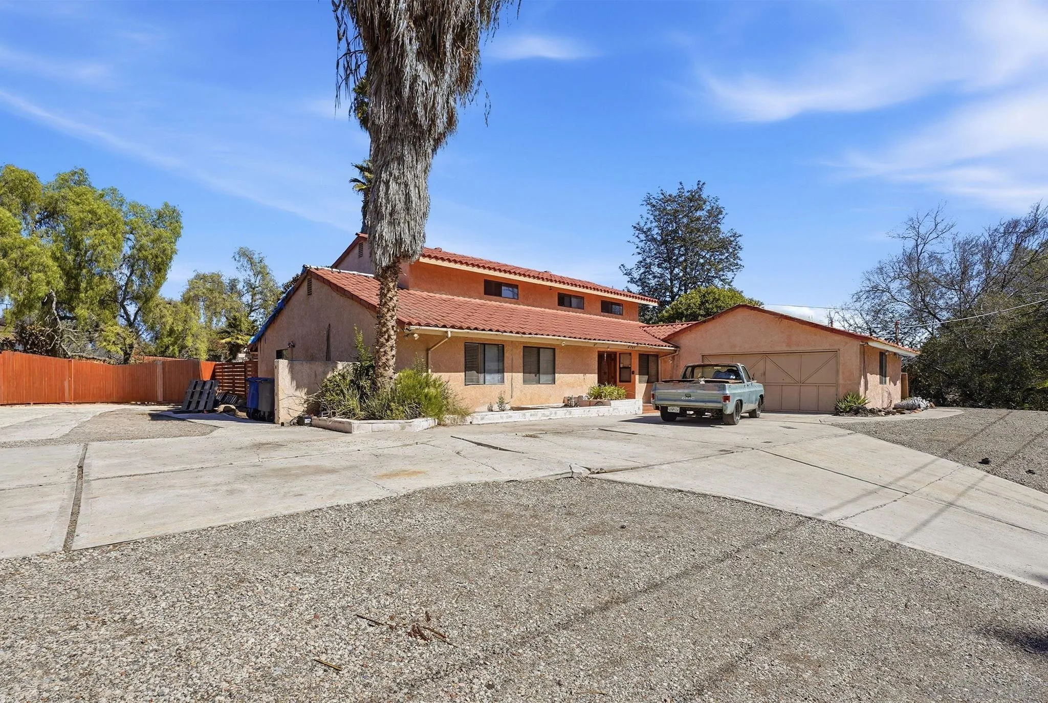5747 Pray St — photo