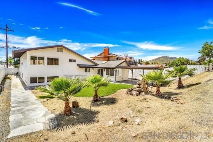 6239 Cowles Mountain Blvd — photo