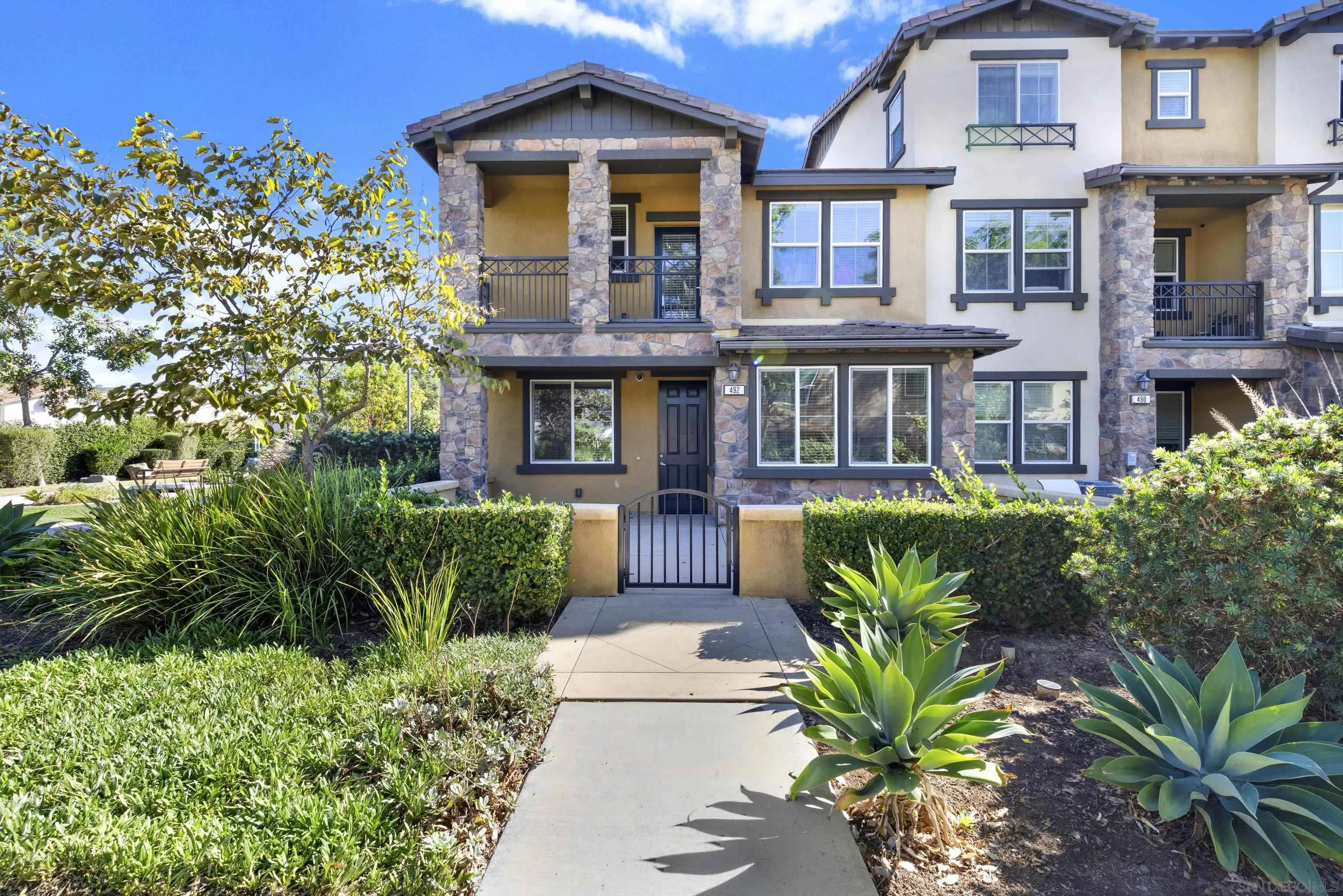 492 Prosperity Dr — photo
