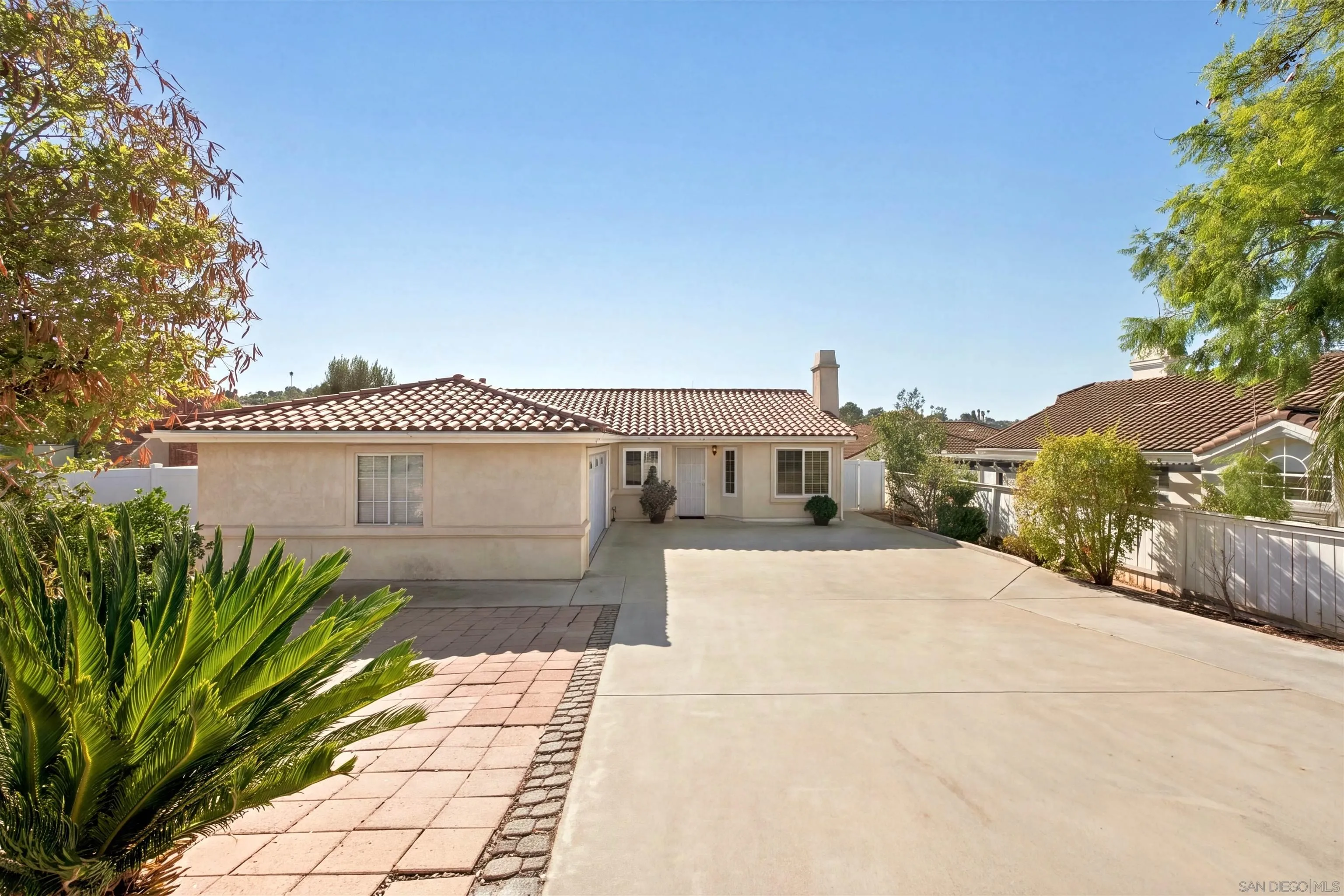 1375 Oak Hill — photo